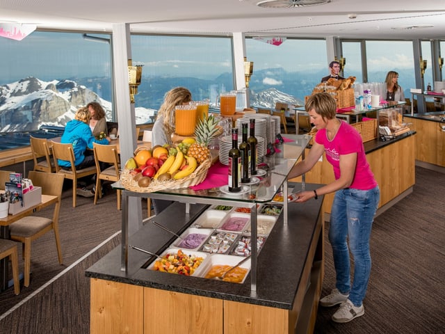 Frühstücksbuffet in einem Restaurant.. Frühstücksbuffet in einem Restaurant..