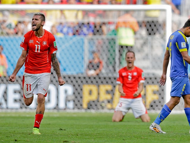 Valon Behrami nach dem 2:1 gegen Ecuador. Valon Behrami nach dem 2:1 gegen Ecuador.