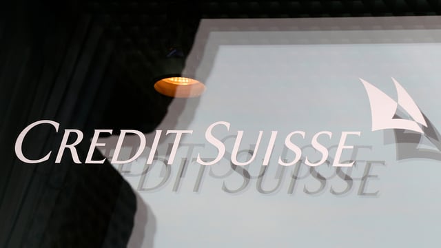 Schriftzug Credit Suisse mit dem Logo Schriftzug Credit Suisse mit dem Logo