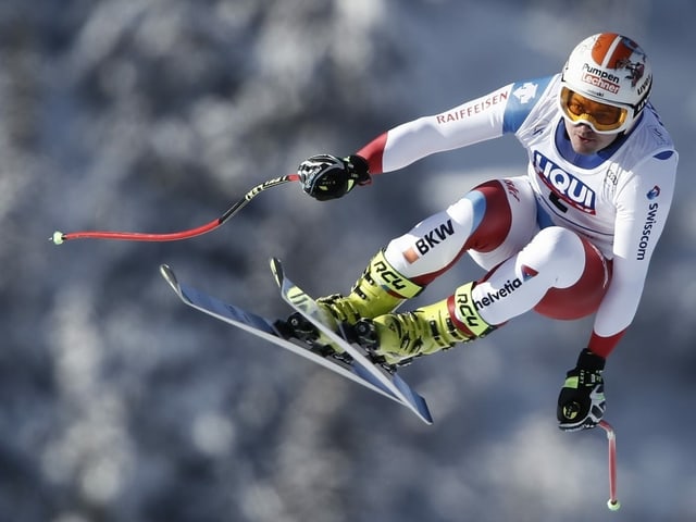 Urs Kryenbühl auf der Piste bei einem Sprung Urs Kryenbühl auf der Piste bei einem Sprung