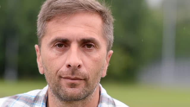 Porträt Mann im Karohemd. Porträt Mann im Karohemd.