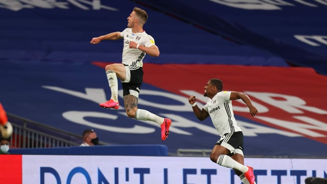 Joe Bryan schoss Fulham mit einem Doppelpack zurück in die Premier League. Joe Bryan schoss Fulham mit einem Doppelpack zurück in die Premier League.