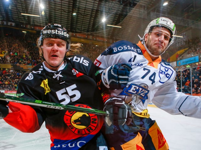 Calle Andersson im Duell mit Johan Morant. Calle Andersson im Duell mit Johan Morant.