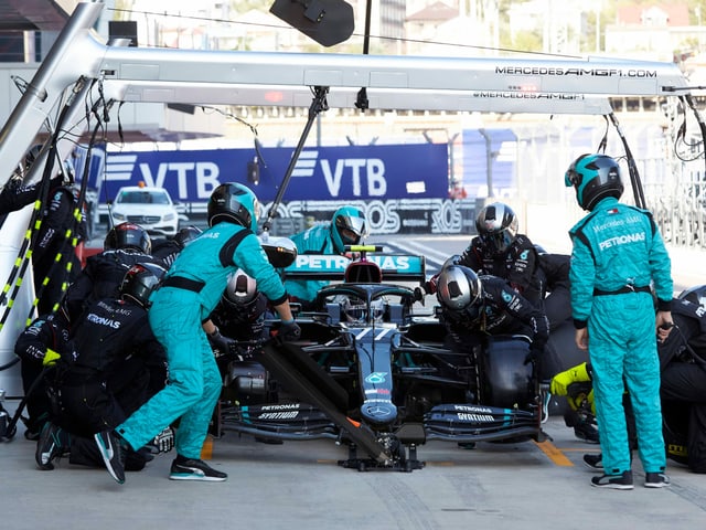 Bei Mercedes gibt es einen positiven Corona-Fall. Bei Mercedes gibt es einen positiven Corona-Fall.
