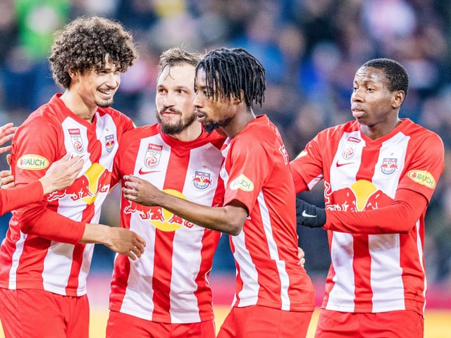 Jubelnde Salzburg-Spieler Jubelnde Salzburg-Spieler