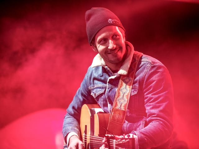 Der Live-Act am Montagabend auf der «Jeder Rappen zählt»-Bühne: Baba Shrimps mit Sänger Adrian Kübler.