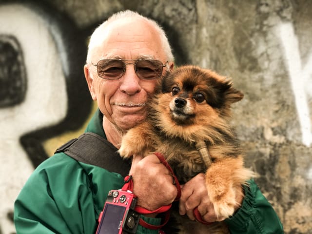 Mann mit Hund