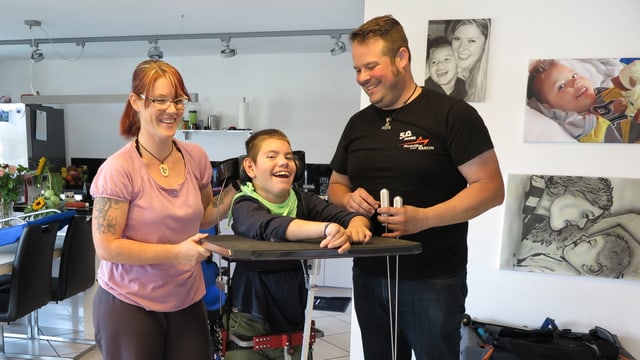 Der schwerbehinderte Giuliano profitiert von der Laufhilfe ( 4.09.2018)