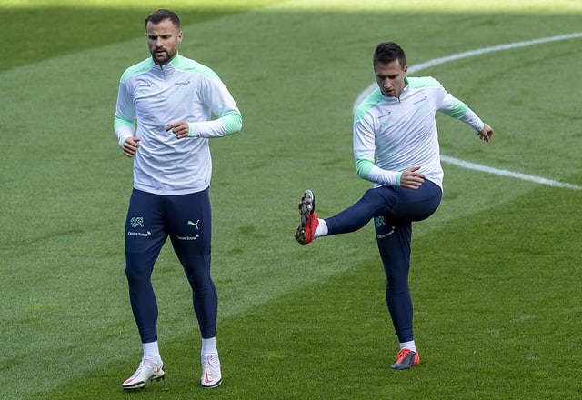 Seferovic e Kauranovic fianco a fianco in allenamento