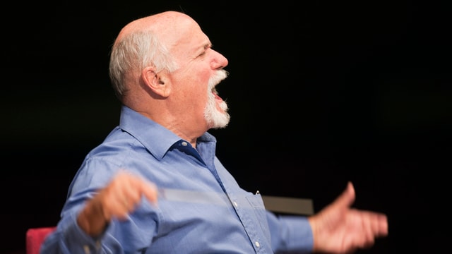 David Zinman dirigiert (Aufnahme im Profil) David Zinman dirigiert (Aufnahme im Profil)