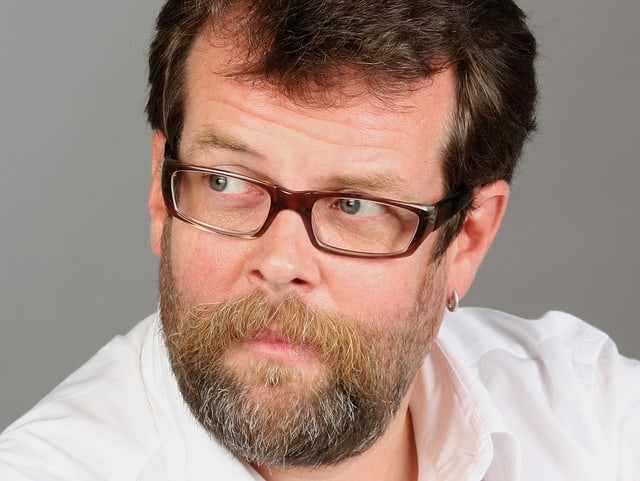 Porträt von Jochen Malmsheimer. Porträt von Jochen Malmsheimer.