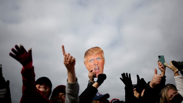 Trump-Fans. Trump-Fans.