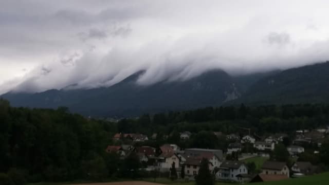 Wolkenwalze am Jura. Wolkenwalze am Jura.