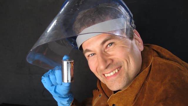 Video «Auf der Suche nach der Superbatterie» abspielen Video «Auf der Suche nach der Superbatterie» abspielen