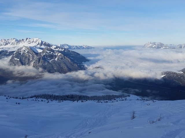 Blick vom Pizol nach Sargans und ins St. Galler Rheintal. Der Nebel hat bereits den Fläscherberg erreicht. Später verschwand auch Sargans im Nebel.