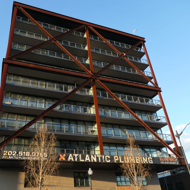 Das Gebäude der «Atlantic Plumbing» . Das Gebäude der «Atlantic Plumbing» .