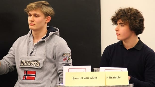 Debattierfreudige Jugendliche fordern mehr politische Bildung in Berner Schulen