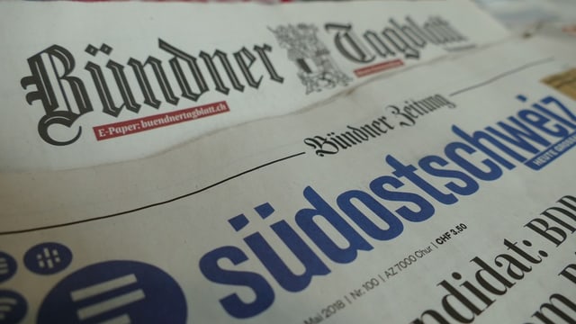 Zwei Zeitungsseiten Zwei Zeitungsseiten