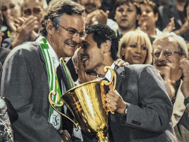 Der damalige FCSG-Präsident Thomas Müller mit Meistertrainer Marcel Koller. Der damalige FCSG-Präsident Thomas Müller mit Meistertrainer Marcel Koller.
