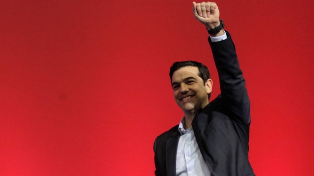 Alexis Tsipras mit gerekter Faust Alexis Tsipras mit gerekter Faust