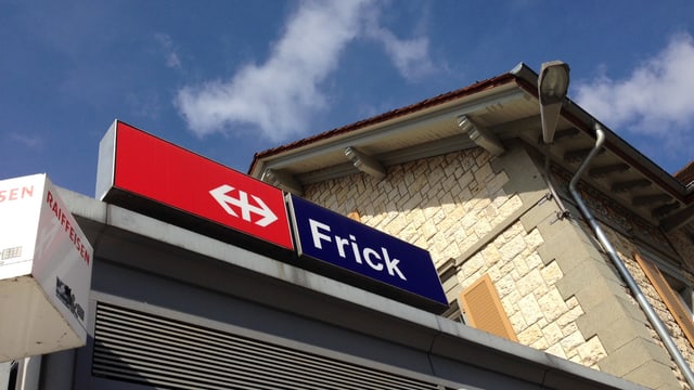 Bild vom Bahnhof Frick. Bild vom Bahnhof Frick.