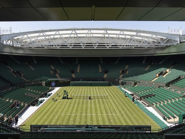 Der Centre Court im All England Club. Der Centre Court im All England Club.