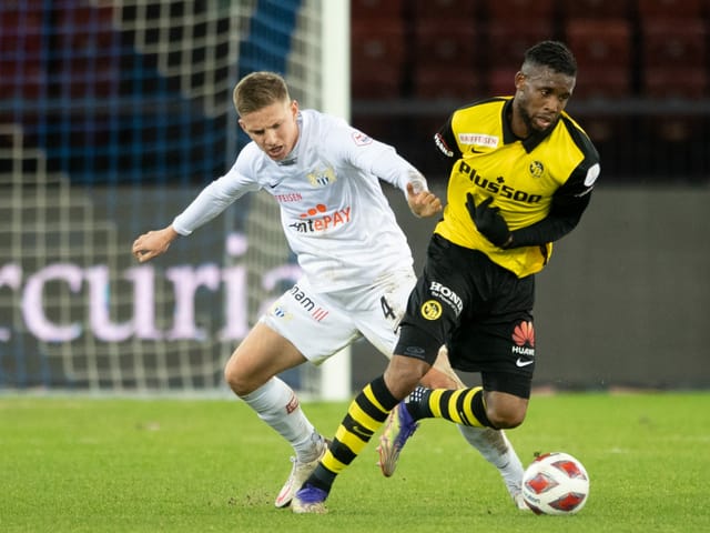 Zürichs Becir Omeragic (links) und Jordan Siebatcheu von YB. Zürichs Becir Omeragic (links) und Jordan Siebatcheu von YB.