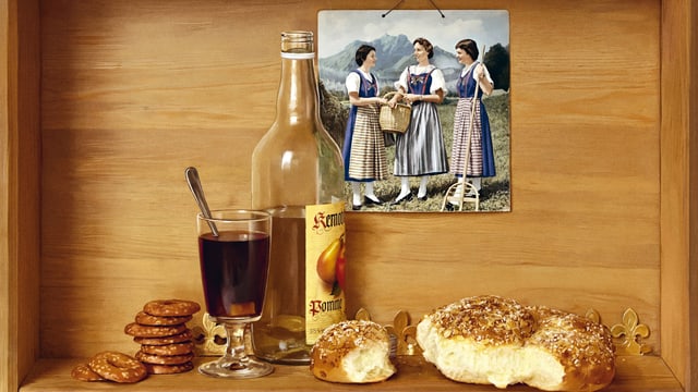 Willisauer Ringli, Träsch und Kafi Schnaps, Dreikönigskuchen Willisauer Ringli, Träsch und Kafi Schnaps, Dreikönigskuchen