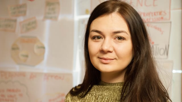 Valeria Mayer (Wolgograd) appartegn a la minoritad tudestga en Russia. Valeria Mayer (Wolgograd) appartegn a la minoritad tudestga en Russia.