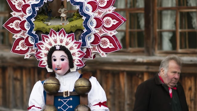 Die Silvesterchläuse in Urnäsch unterwegs. Die Silvesterchläuse in Urnäsch unterwegs.