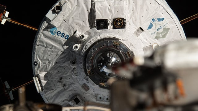 Der letzte von fünf unbemannten europäischen Raumtransportern hat sich am Samstag von der Internationalen Raumstation ISS abgekoppelt. Der letzte von fünf unbemannten europäischen Raumtransportern hat sich am Samstag von der Internationalen Raumstation ISS abgekoppelt.