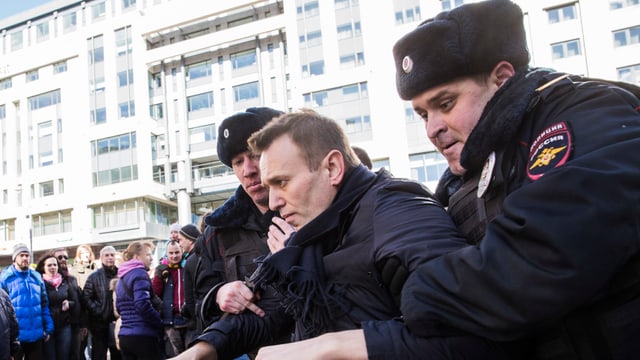 Oppositionsführer Alexej Nawalny wird an einer Demo abgeführt Oppositionsführer Alexej Nawalny wird an einer Demo abgeführt