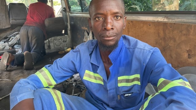 Mechaniker Robert Tabane. Mechaniker Robert Tabane.