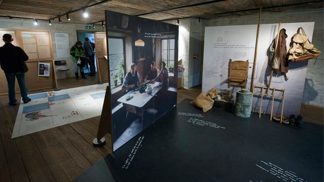 Blick in die Ausstellung «Verdingkinder reden» 2009 in Bern. Blick in die Ausstellung «Verdingkinder reden» 2009 in Bern.