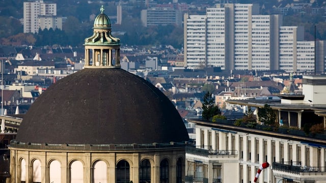 Blick auf die Kuppel der ETH. Blick auf die Kuppel der ETH.