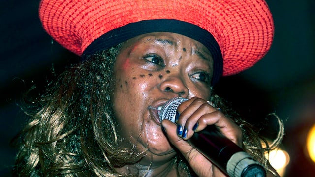 Purtret da Brenda Fassie. Purtret da Brenda Fassie.