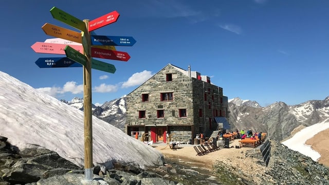 Die SAC-Hütte Britiannia. Die SAC-Hütte Britiannia.