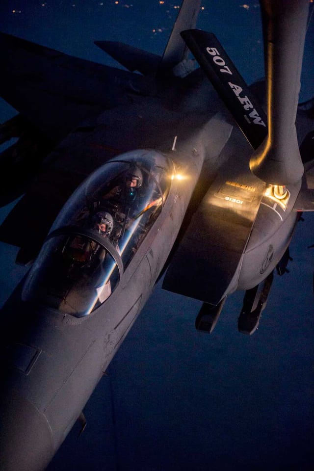 US-Kampfjet im Angriff. US-Kampfjet im Angriff.