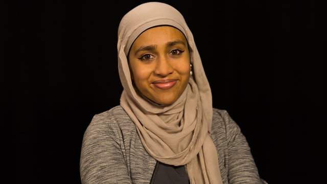 Fathima mit klassischem Kopftuch Fathima mit klassischem Kopftuch