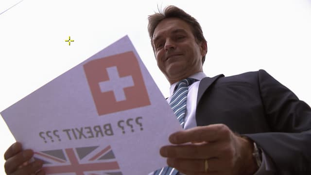 Beat Walti schaut auf ein Papier mit der Frage «Brexit???». Beat Walti schaut auf ein Papier mit der Frage «Brexit???».