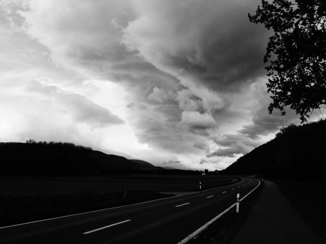 Auch in den kommenden Tagen ziehen immer wieder Schauerzellen über uns hinweg. Auch in den kommenden Tagen ziehen immer wieder Schauerzellen über uns hinweg.