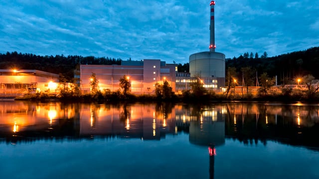 Das Atomkraftwerk Mühleberg der BKW im Kanton Bern. Das Atomkraftwerk Mühleberg der BKW im Kanton Bern.