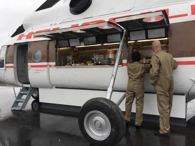 Ein Helikopter umgebaut zum Imbisstand Ein Helikopter umgebaut zum Imbisstand