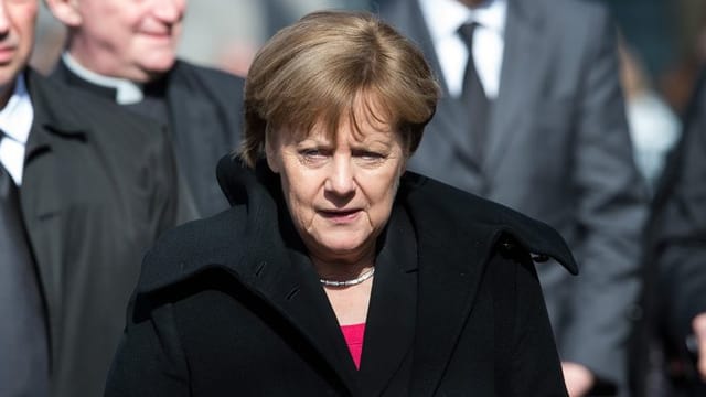 Angela Merkel al funeral. Angela Merkel al funeral.