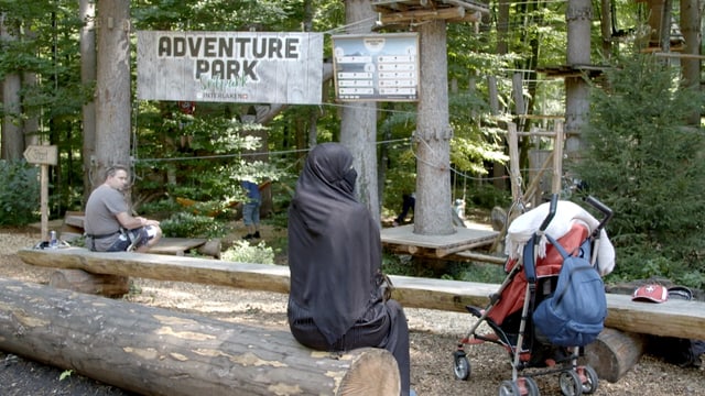 Im Adventure-Park in Interlaken: Saudische Touristin Im Adventure-Park in Interlaken: Saudische Touristin