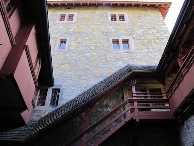 Treppe an einer Burg.