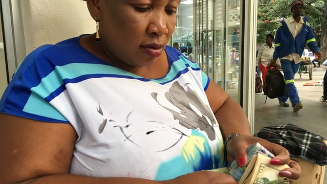 Bargeldloses Simbabwe. Bargeldloses Simbabwe.