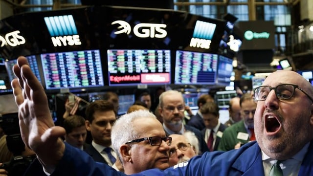 Ein Händler an der Börse in New York Ein Händler an der Börse in New York