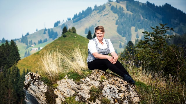 Portrait der Landfrau Astrid Murpf aus Hasle, LU in der Tracht. Portrait der Landfrau Astrid Murpf aus Hasle, LU in der Tracht.