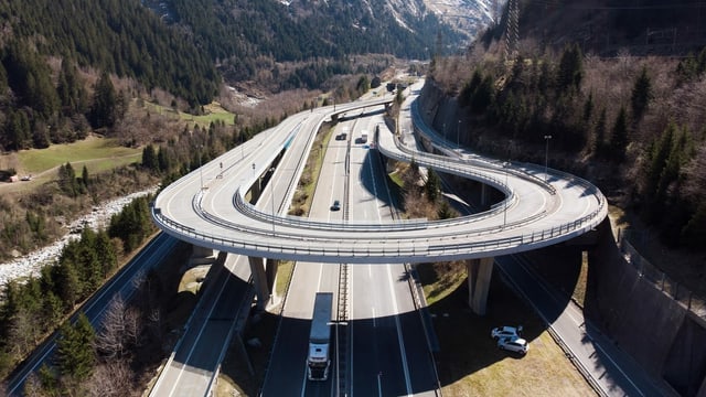 Fast kein Verkehr am Nordportal des Gotthardtunnels Fast kein Verkehr am Nordportal des Gotthardtunnels